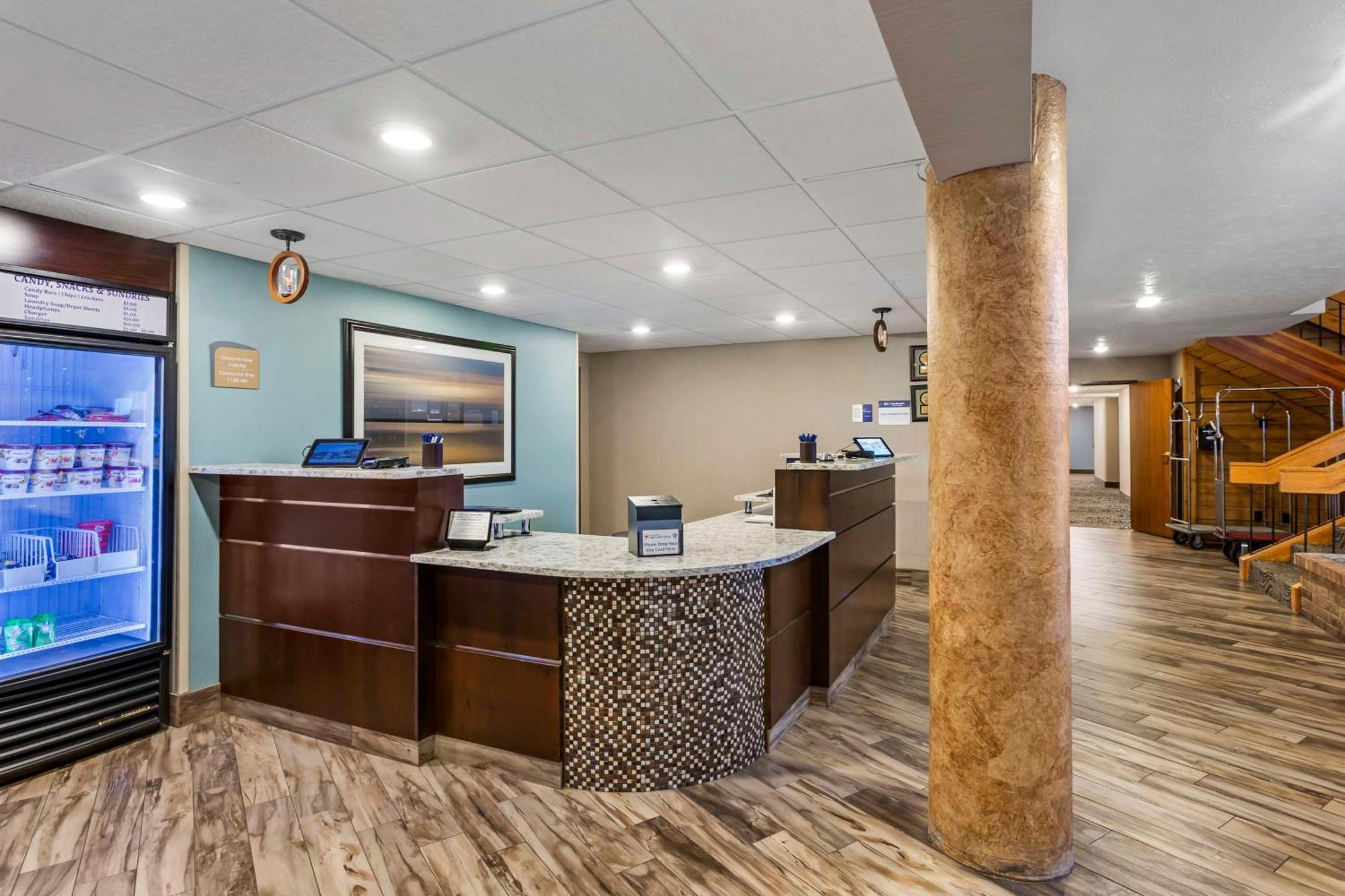 Western Landmark Hotel 3*